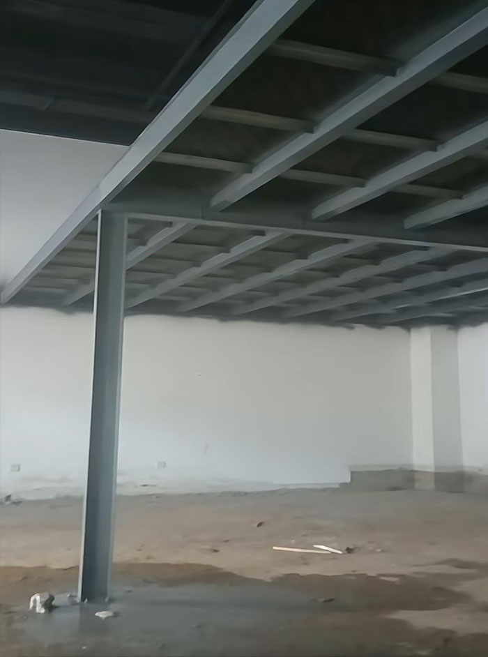 钢结构夹层搭建对建筑抗震性能的影响